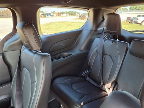 New 2025 Chrysler Voyager LX image 29