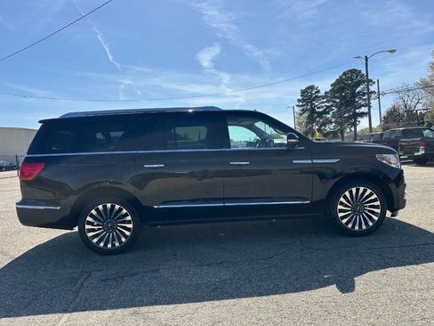 Used 2019 Lincoln Navigator L Reserve image 18