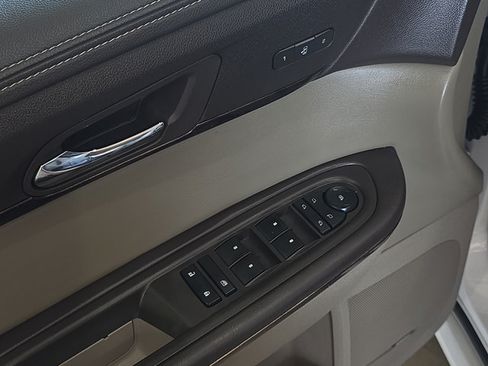Used 2016 GMC Acadia Denali AWD/4WD image 9