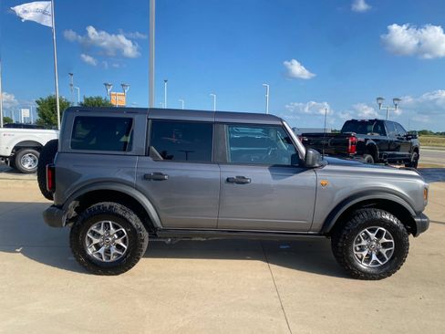 Certified 2025 Ford Bronco Badlands AWD/4WD image 6