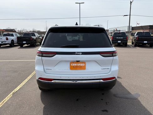 Certified 2023 Jeep Grand Cherokee Limited w/ Luxury Tech Group II AWD/4WD image 4