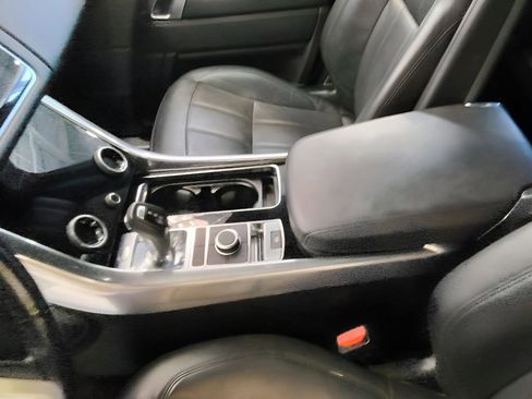 Used 2019 Land Rover Range Rover Sport HSE AWD/4WD image 15
