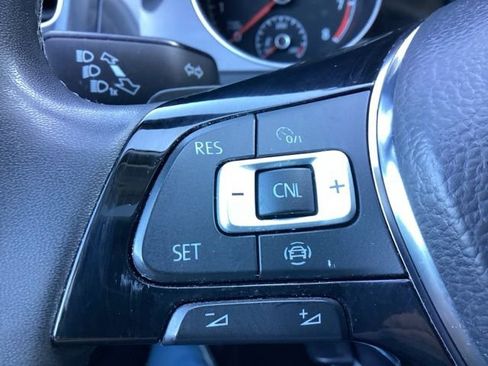 Used 2020 Volkswagen Golf 4-Door image 16