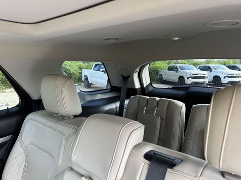 Used 2016 Ford Explorer Platinum AWD/4WD image 20