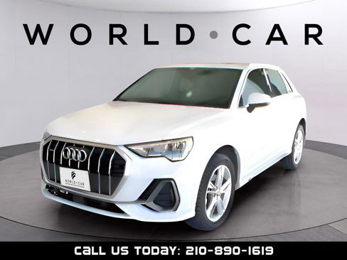 Used 2020 Audi Q3 2.0T Premium w/ Convenience Package AWD/4WD image 3