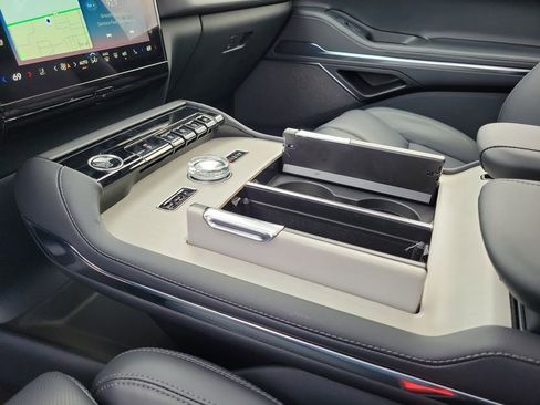 New 2025 Lincoln Navigator L Reserve w/ Jet Appearance Package AWD/4WD image 29