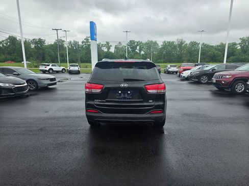Used 2018 Kia Sorento AWD image 4