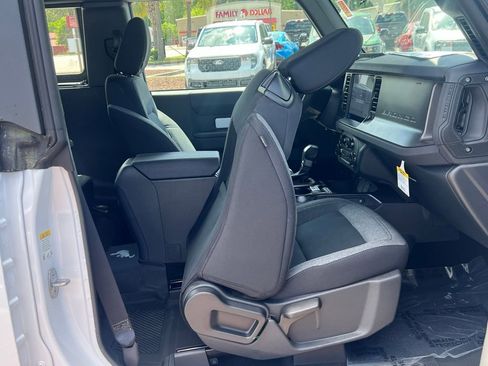 New 2025 Ford Bronco 2-Door image 30