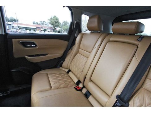 Used 2023 Nissan Rogue Platinum w/ Platinum Premium Package image 12