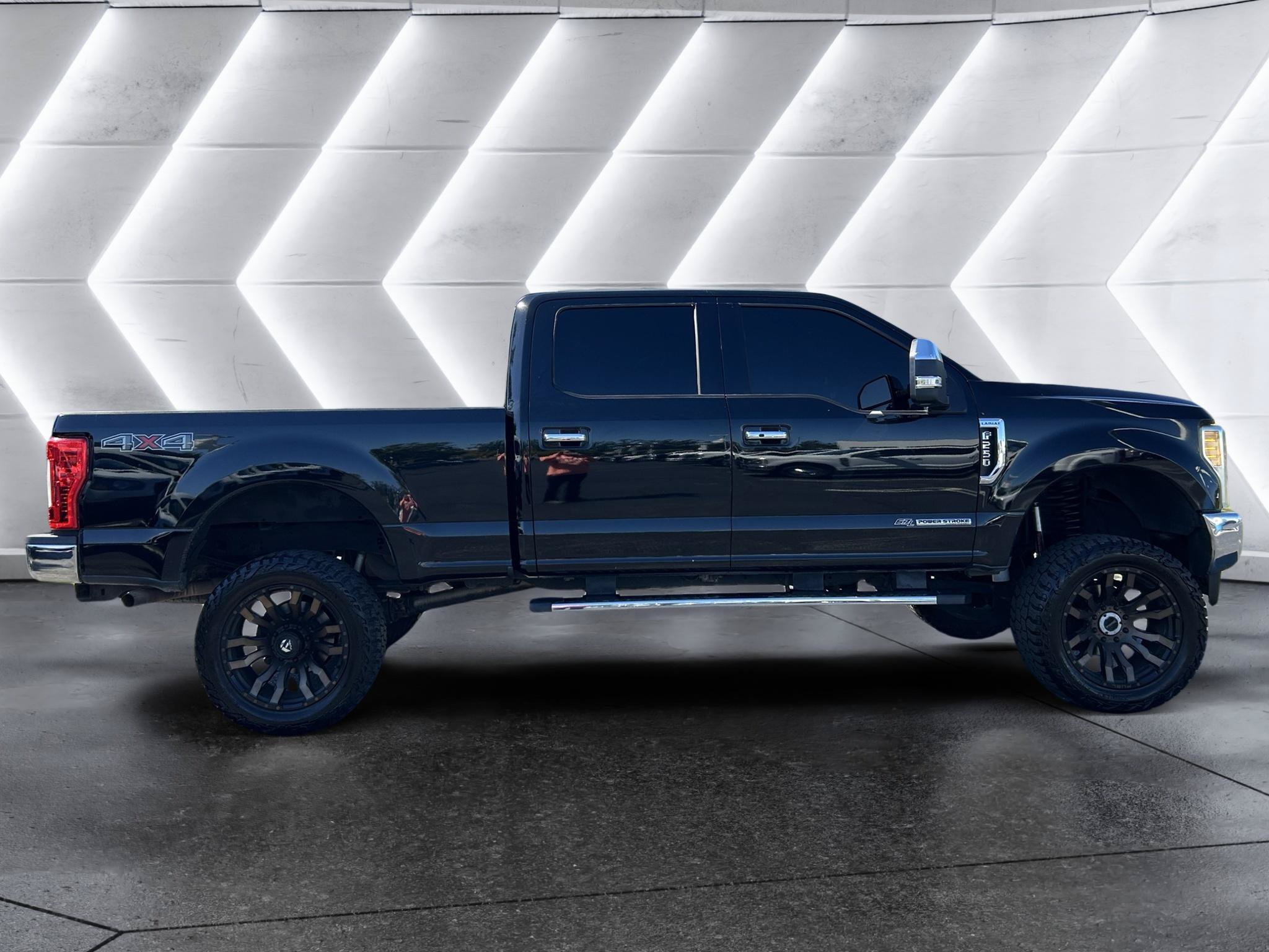 Used 2017 Ford F250 Lariat w/ Lariat Ultimate Package AWD/4WD image 8