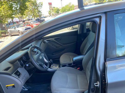 Used 2013 Hyundai Elantra GLS w/ Preferred Pkg FWD image 9