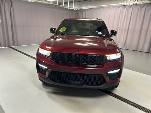Used 2025 Jeep Grand Cherokee Limited w/ Luxury Tech Group II image 2