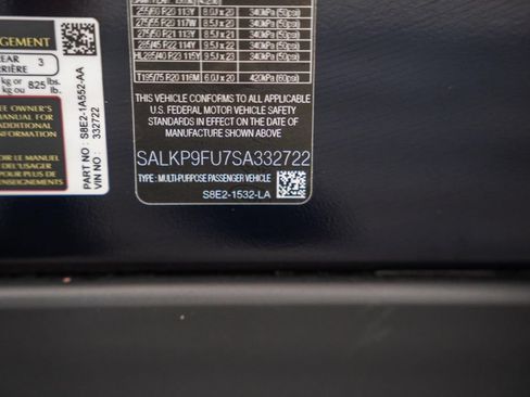 Used 2025 Land Rover Range Rover SE AWD/4WD image 42