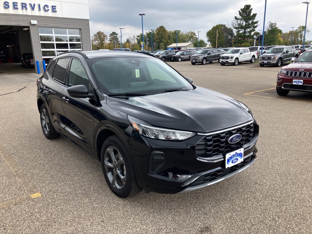 Used 2024 Ford Escape ST-Line w/ Tech Pack #1 AWD/4WD image 5