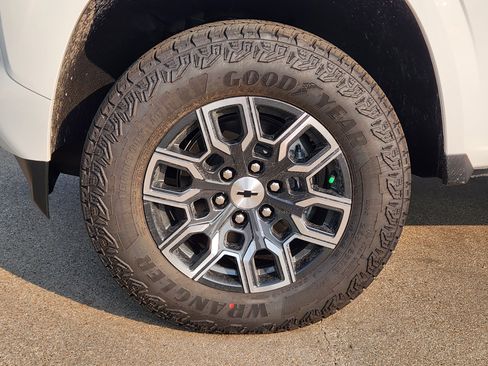 New 2026 Chevrolet Colorado Z71 image 8