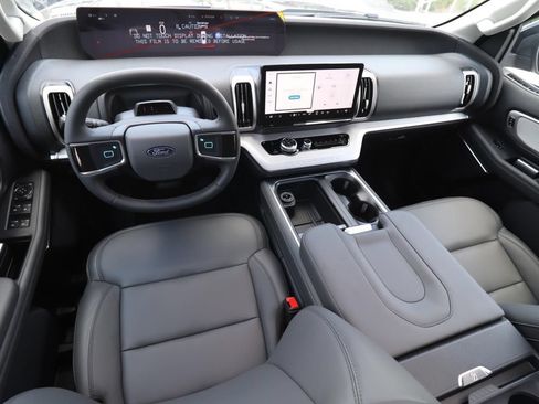 New 2026 Ford Expedition Active RWD image 10