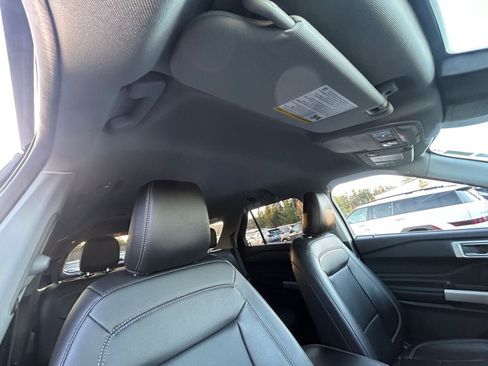 Used 2022 Ford Explorer Limited AWD/4WD image 27
