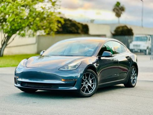 Used 2022 Tesla Model 3 RWD image 1
