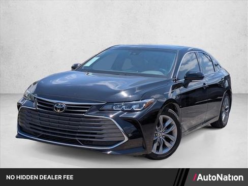 Used 2022 Toyota Avalon XLE w/ Moonroof Package FWD image 1