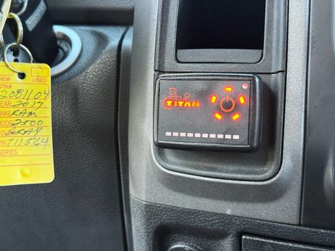 Used 2017 RAM 2500 Tradesman w/ Chrome Appearance Group image 22