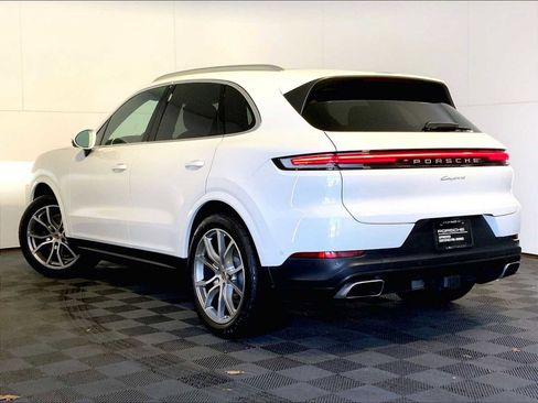 Certified 2026 Porsche Cayenne AWD/4WD image 3