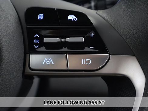 Used 2024 Hyundai Elantra SEL image 4