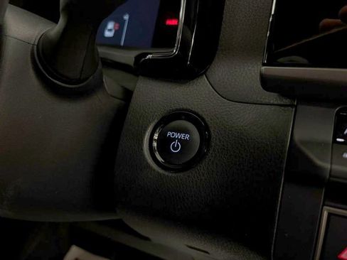 Used 2025 Toyota Camry SE image 27