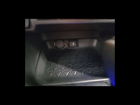 Used 2021 Toyota RAV4 LE AWD/4WD image 23