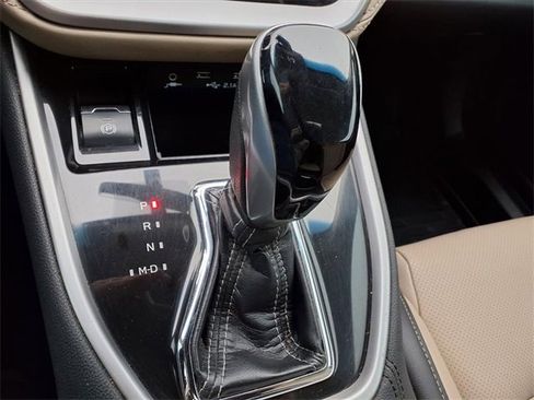 Used 2022 Subaru Outback Limited image 19