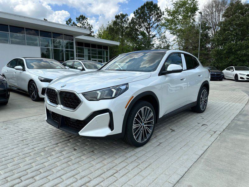 New 2026 BMW X2 xDrive28i w/ Technology Package AWD/4WD image 3