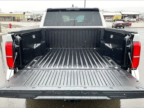 Used 2025 Toyota Tacoma SR5 image 18