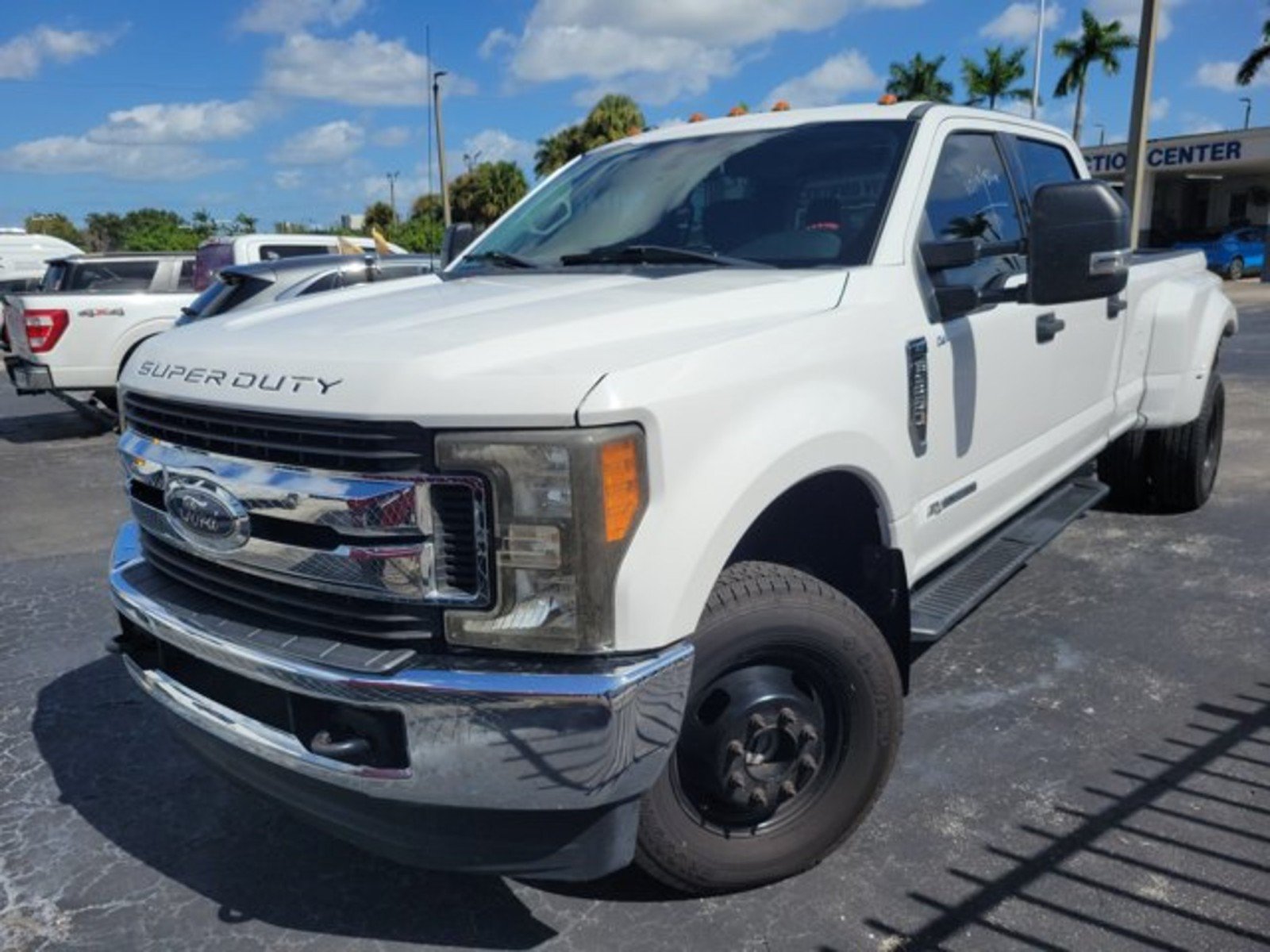 Used 2018 Ford F350 XLT AWD/4WD image 2