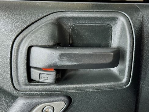 Used 2018 Jeep Wrangler Sport image 21