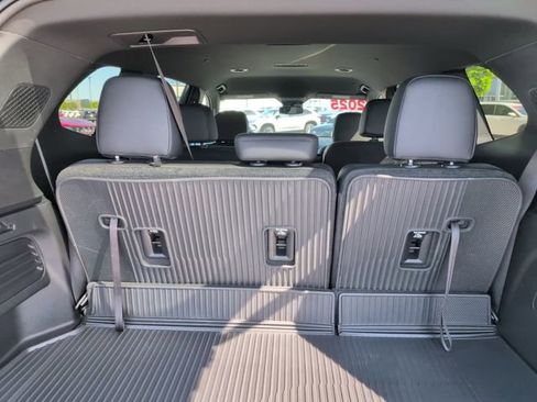 Certified 2025 GMC Acadia Elevation w/ Elevation Premium Package FWD image 10