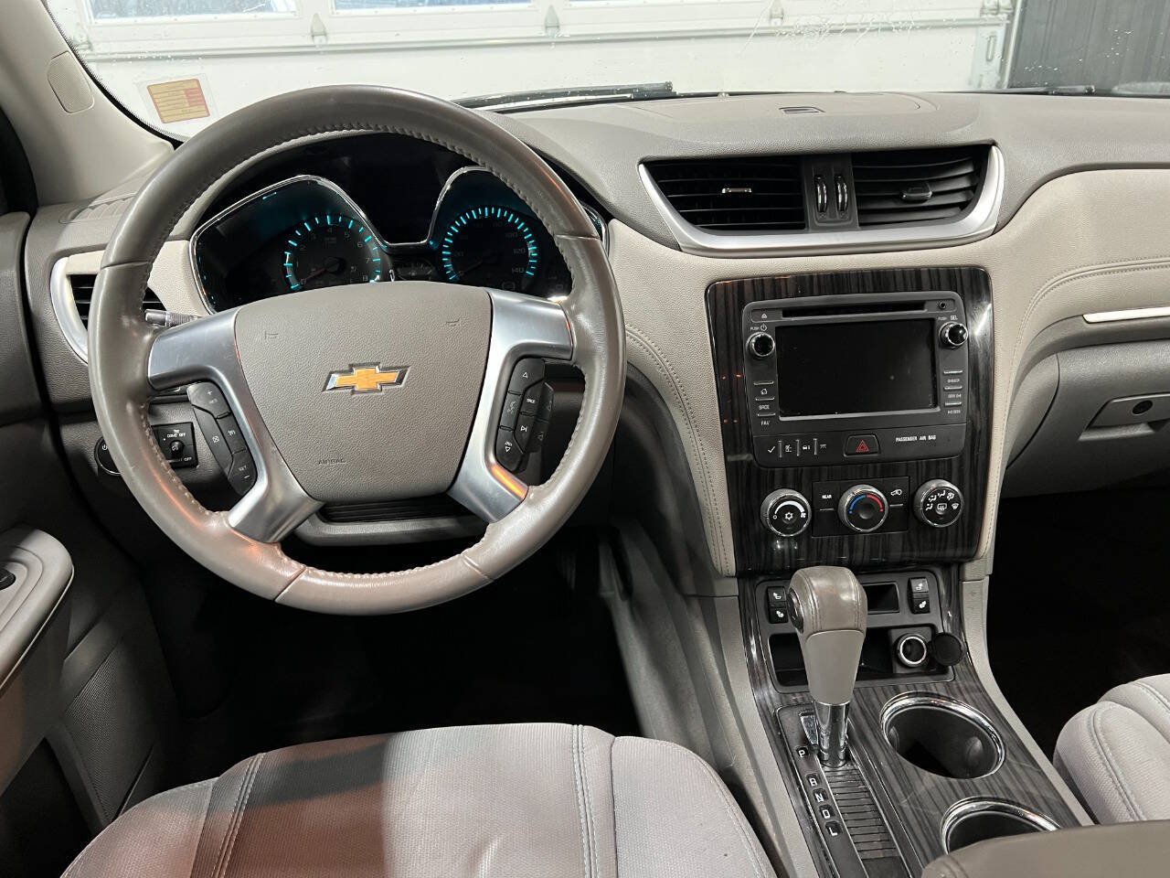 Used 2014 Chevrolet Traverse LT FWD image 8