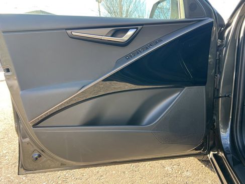 Certified 2024 Kia Niro EX image 9