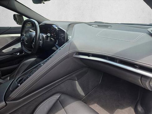 Used 2021 Chevrolet Corvette Stingray Preferred Cpe w/ Z51 Performance Package RWD image 18