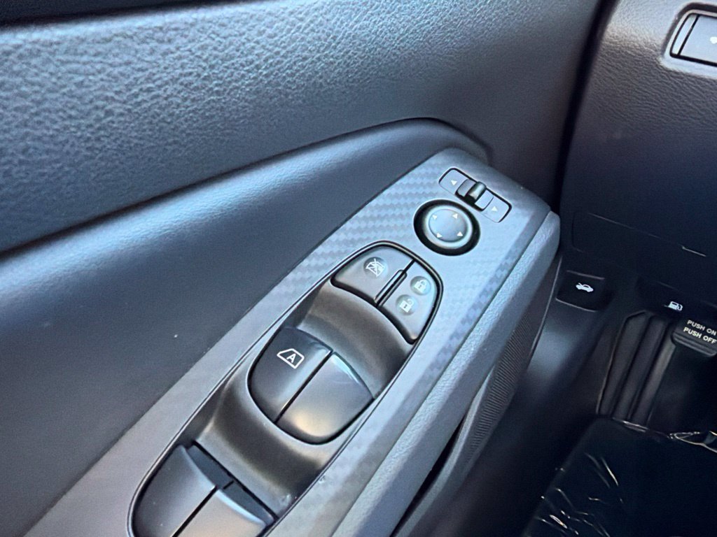 Used 2024 Nissan Altima 2.5 SV FWD image 14