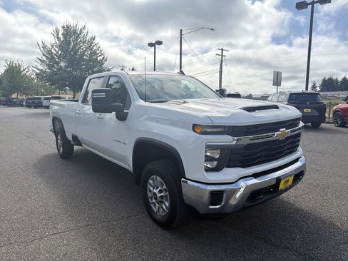 Certified 2026 Chevrolet Silverado 2500 LT AWD/4WD image 3