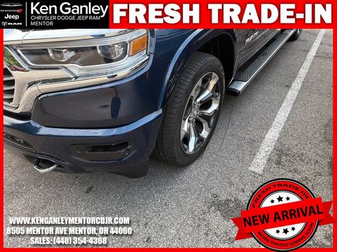 Used 2023 RAM 1500 Limited w/ Body Color Bumper Group AWD/4WD image 5
