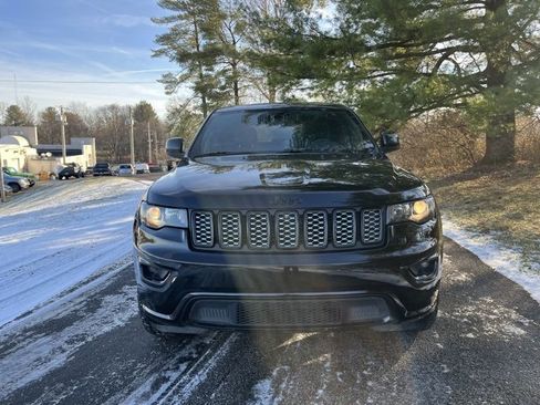 Used 2021 Jeep Grand Cherokee Laredo X image 10