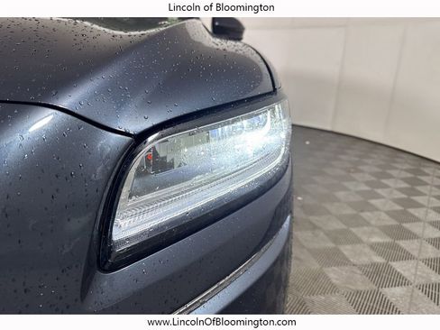 Used 2022 Lincoln Nautilus Reserve image 14
