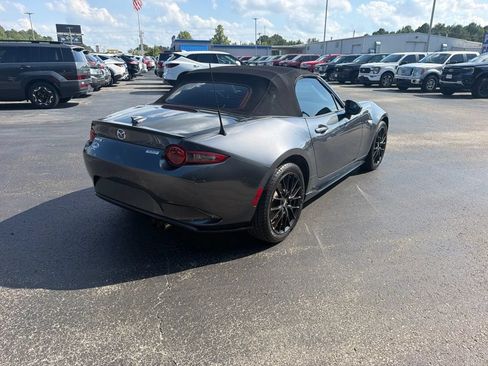 Used 2017 MAZDA MX-5 Miata Club w/ Brembo/BBS Package RWD image 3