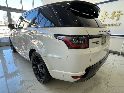 Used 2021 Land Rover Range Rover Sport HST image 4