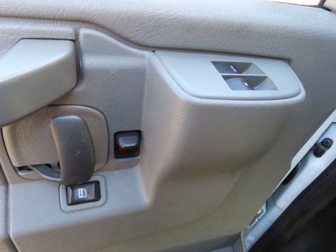 Used 2019 Chevrolet Express 2500 image 20