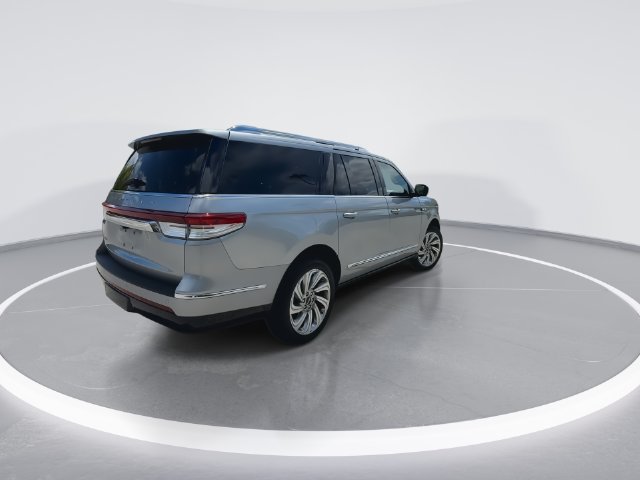 Used 2024 Lincoln Navigator L Reserve AWD/4WD image 8