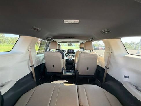 Used 2021 Toyota Sienna XLE FWD image 13