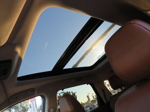 Used 2022 Nissan Pathfinder Platinum w/ Cargo Package image 35