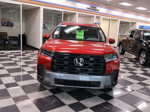 Certified 2026 Honda Pilot EX-L image 2