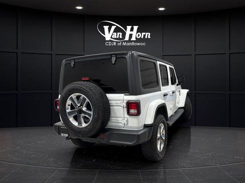 Used 2022 Jeep Wrangler Unlimited Sahara AWD/4WD image 3